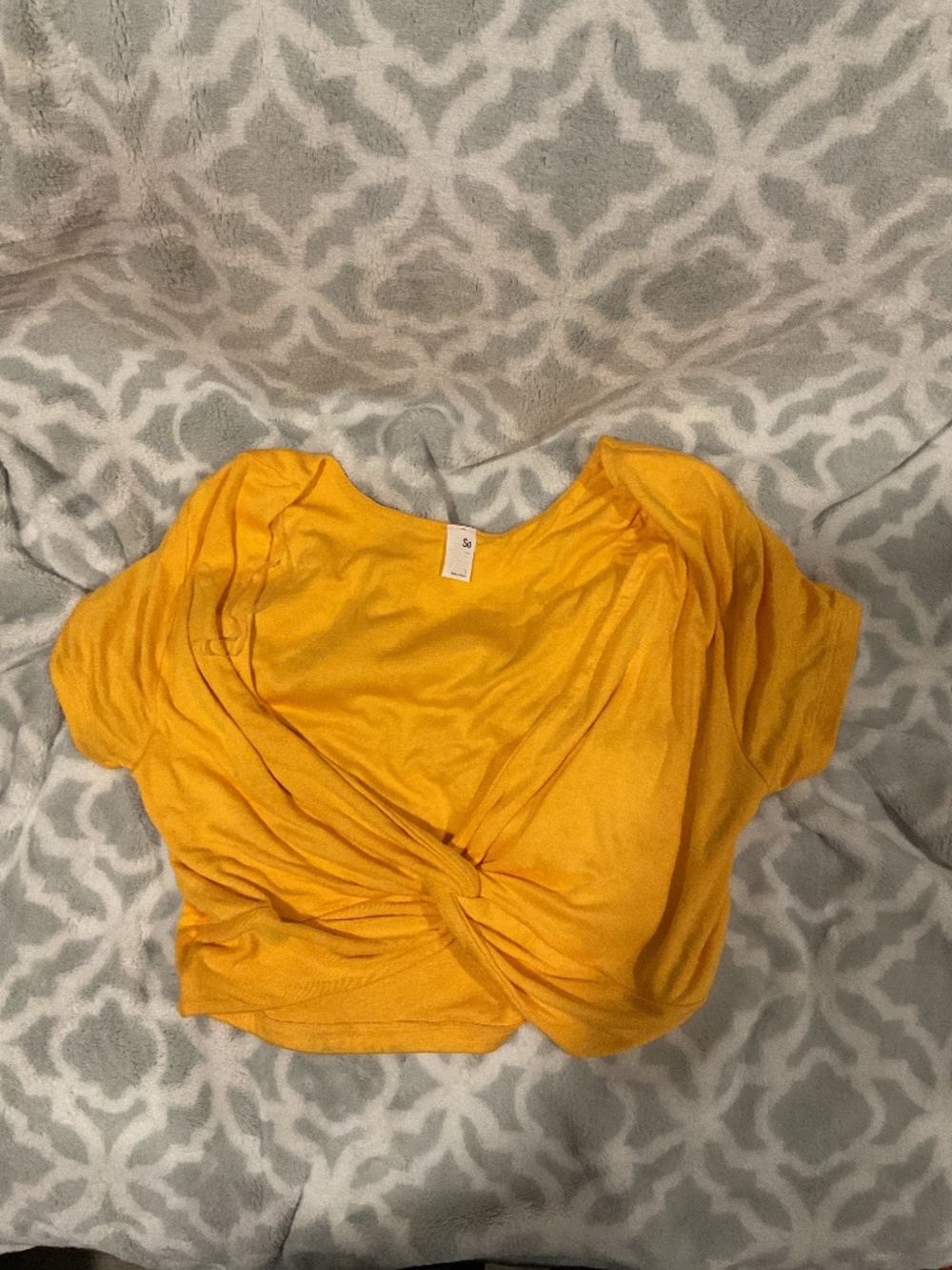 So bright, yellow twist front short sleeve crop tee
